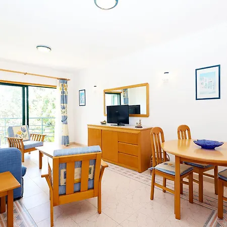 Quinta Dos Pinheiros Apartment