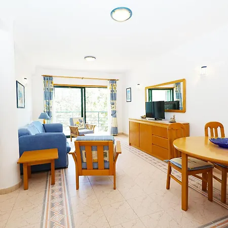 Quinta Dos Pinheiros Apartment