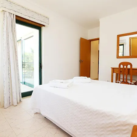 Quinta Dos Pinheiros Lagos