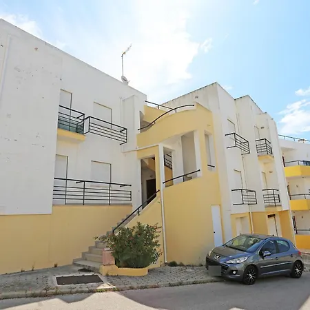 Quinta Dos Pinheiros Apartment *