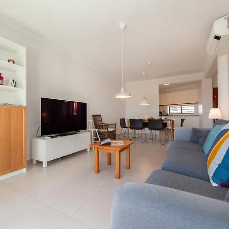 Quinta Dos Pinheiros Apartment