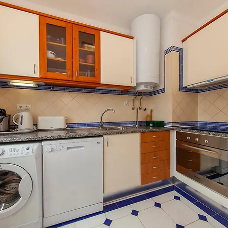 Quinta Dos Pinheiros * לאגוּ‏ש
