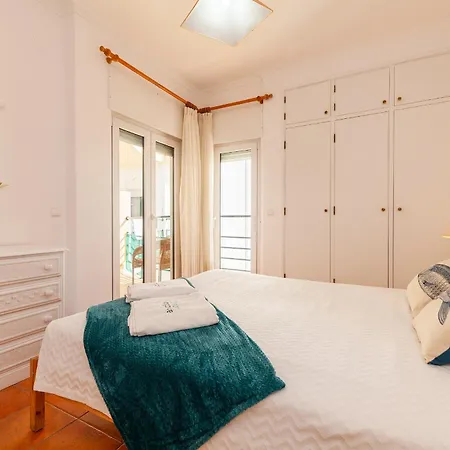Quinta Dos Pinheiros Apartment *