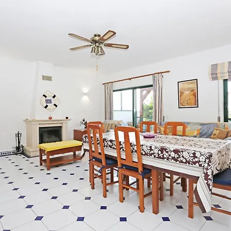 Quinta Dos Pinheiros Lagos