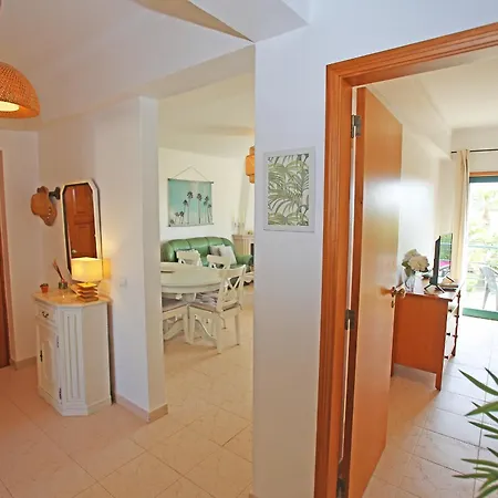 Quinta Dos Pinheiros * لاغوس