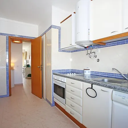Quinta Dos Pinheiros شقة