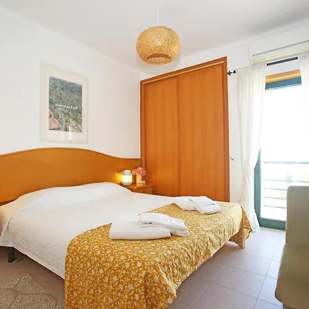 Quinta Dos Pinheiros شقة