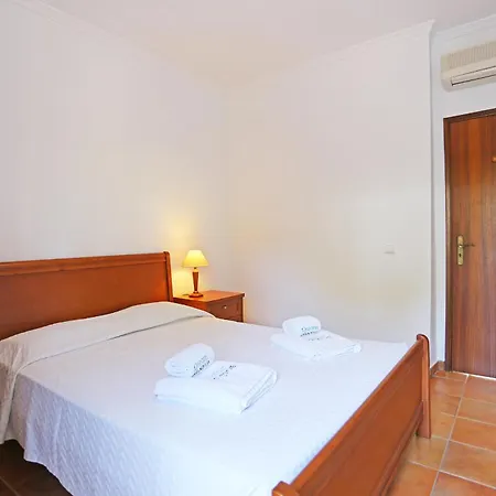 Quinta Dos Pinheiros شقة لاغوس